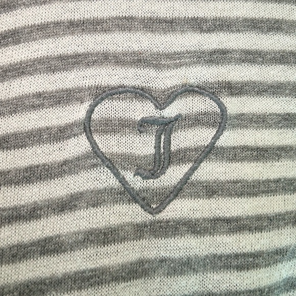 Vintage Juicy Couture Woman’s Medium White and Gray Striped Button Up Top - Picture 4 of 8